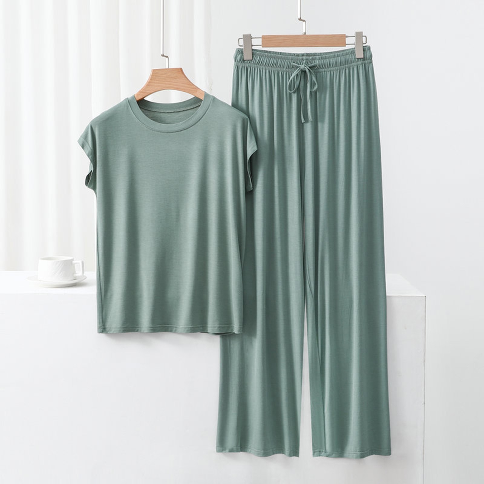 thumbnail image 2 of Conjunto de pijama holgado para mujer: camiseta de manga corta y pantalones con cordón, poliéster y spandex, para todas las estaciones, tallas M-XXL., 2 of 7